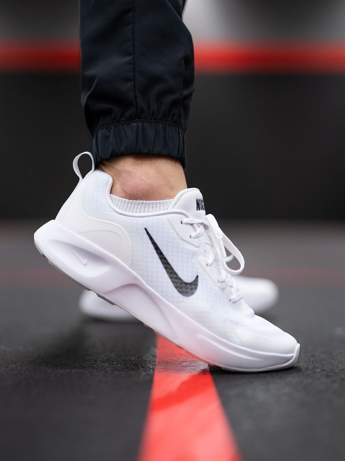 Nike Wearallday Sneaker in White and Black for Men